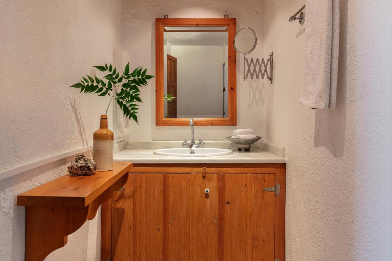 Bratsera Boutique Hotel Hydra  Exteriör bild