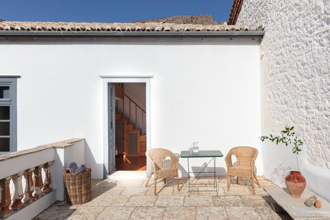 Bratsera Boutique Hotel Hydra  Exteriör bild